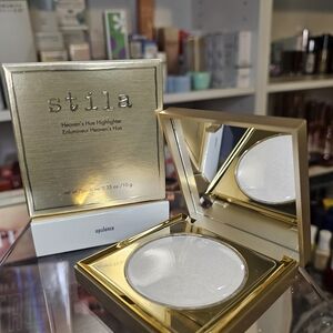 Stila Opulence Heaven's Hue Highlighter